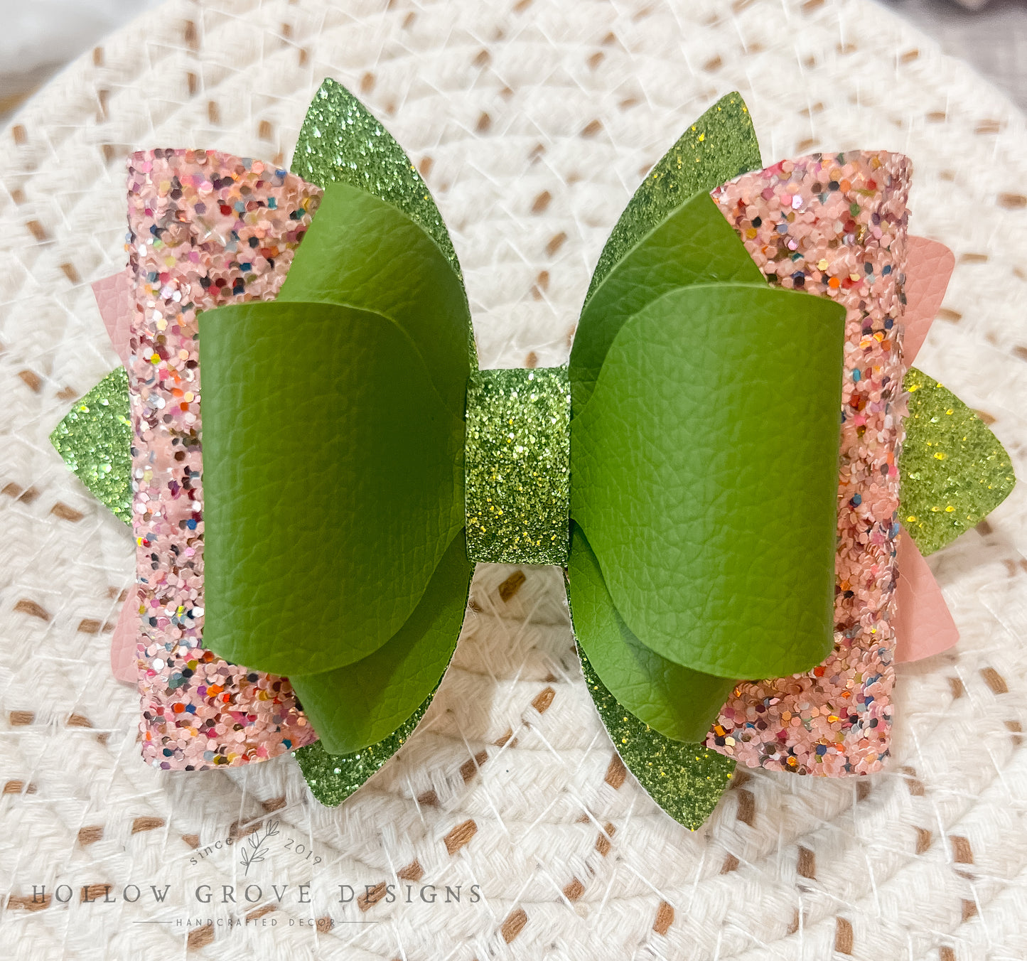 Pink and Green Sparkle Tumbler Bow