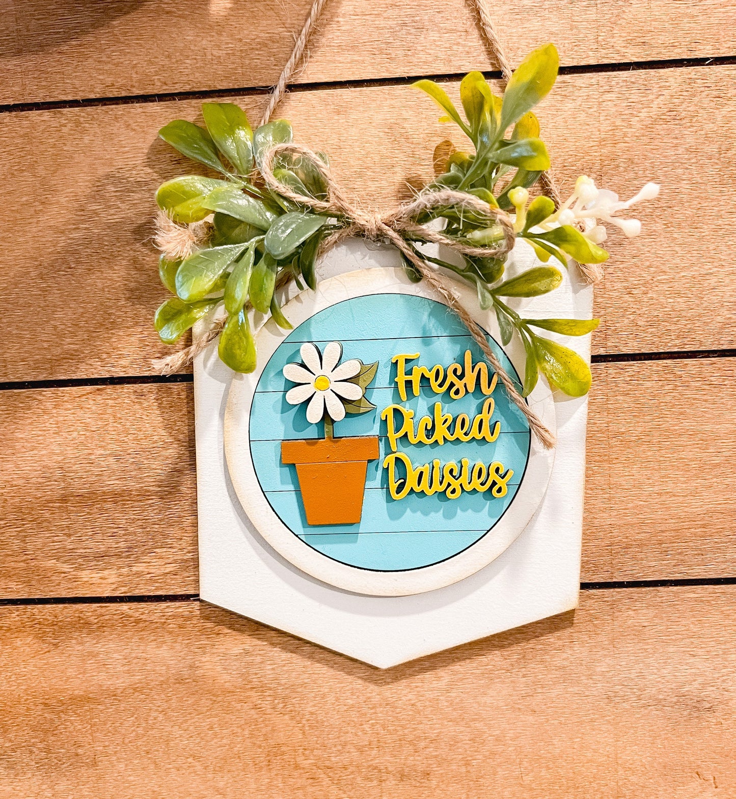 Fresh Picked Daisies 3-Inch Insert for Interchangeable Seasonal Sign | Interchangeable Hanging Sign | Seasonal Decor | Spring Decor