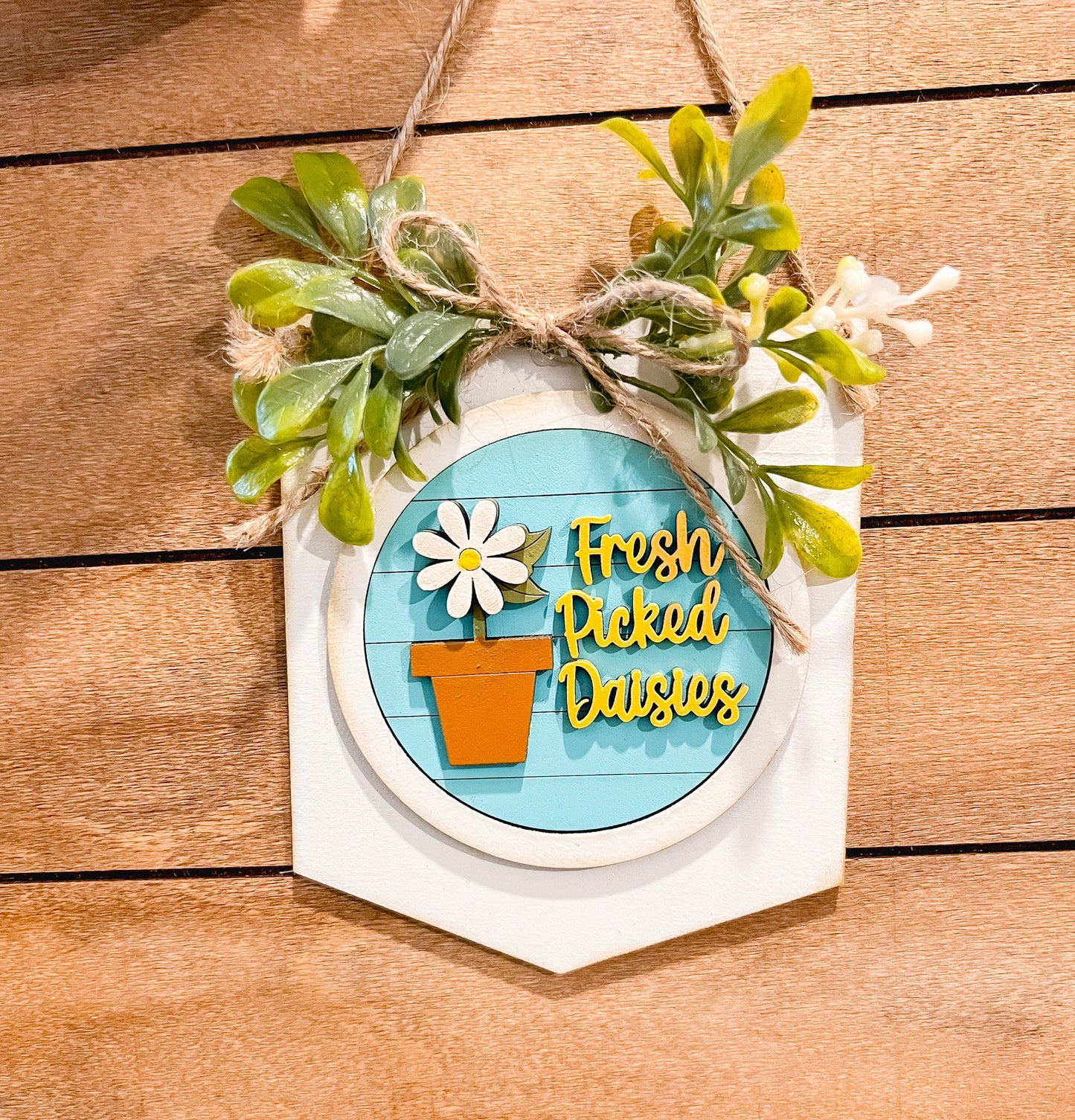 Fresh Picked Daisies 3-Inch Insert for Interchangeable Seasonal Sign | Interchangeable Hanging Sign | Seasonal Decor | Spring Decor