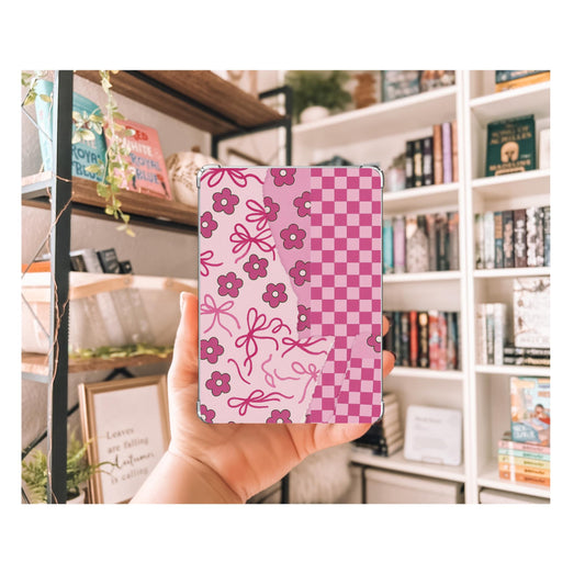 Pink Bow and Checker Patchwork Kindle Insert | Decorative Kindle Insert | Clear Kindle Case Insert | Book Girly Decor | Gift for Book Lover